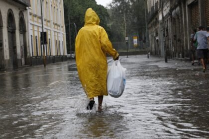 Serras para Teresópolis e Petrópolis permanecem fechadas; confira situação das estradas no Rio | Brasil