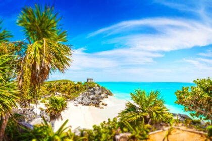 Ruínas de templo Maia em Tulum, na Riviera Maia, no México