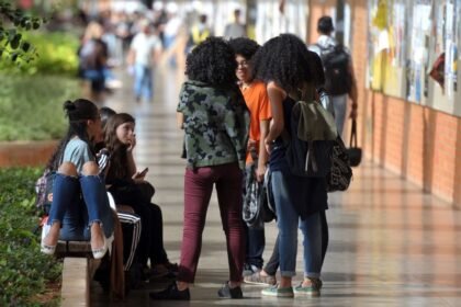 Corredor da Universidade Federal de Brasília (UnB) — Foto: Marcello Casal/Agência Brasil