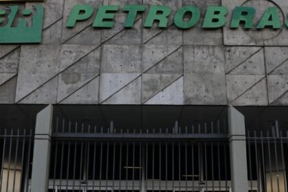 Conselho da Petrobras propõe pagar 50% dos dividendos extraordinários