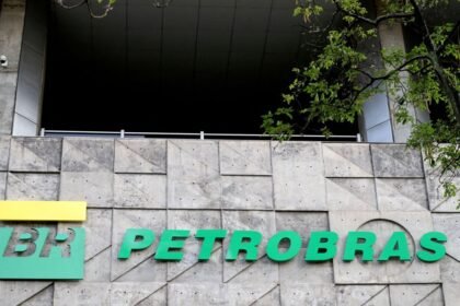 Justiça devolve cargo de conselheiro da Petrobras para Sergio Machado Rezende