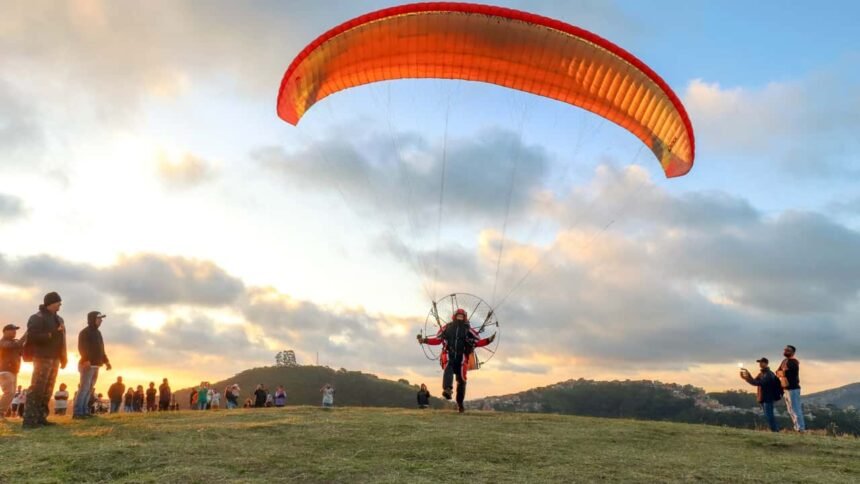 Revoada de paramotor é atração esportiva no fim de semana de Ribeirão Pires